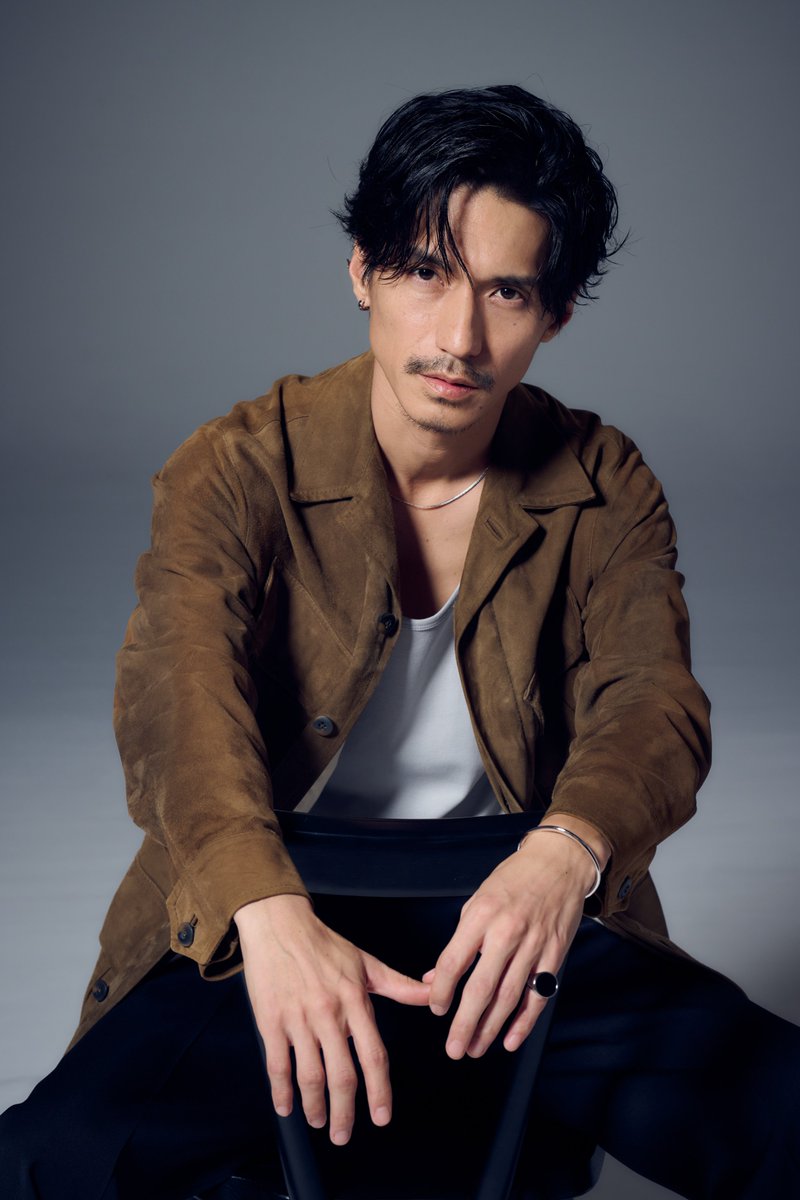 oricon's tweet photo. 赤西仁×錦戸亮、ジュエリーブランド発表❗️
「JeRagen(ジェラージェン)」

✍🏻2人のコメント
「日常のいろいろなシーンで楽しんで」
https://t.co/tFap03ily2

#JeRragen @JeRagen_jp
@jin_akanishi @RyoNishikido_JP https://t.co/l6IOeRm3xI