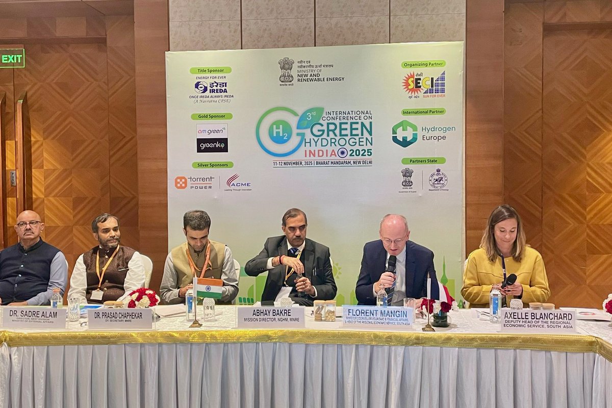 FranceinIndia's tweet photo. On the sidelines of #ICGH2025, an 🇮🇳🇫🇷 experts roundtable on the Green Hydrogen Value Chain was co-organized with @mnreindia &amp; @spda_solar to advance a reliable, sustainable hydrogen ecosystem.

Such collaborations are central to the India-France Year of Innovation 2026. https://t.co/KBiZZ3cdsd
