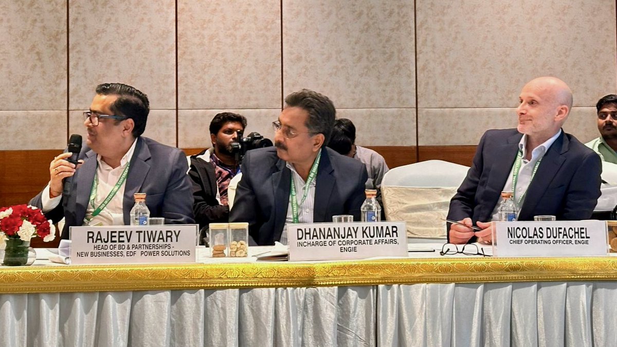 FranceinIndia's tweet photo. On the sidelines of #ICGH2025, an 🇮🇳🇫🇷 experts roundtable on the Green Hydrogen Value Chain was co-organized with @mnreindia &amp; @spda_solar to advance a reliable, sustainable hydrogen ecosystem.

Such collaborations are central to the India-France Year of Innovation 2026. https://t.co/KBiZZ3cdsd