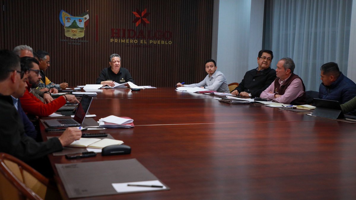 juliomenchaca_'s tweet image. Sostuvimos una reunión de trabajo con nuestra Presidenta @Claudiashein y el comité de Emergencia, para dar seguimiento a las acciones en las zonas afectadas por las lluvias.

Continuamos coordinando esfuerzos para garantizar la atención a las familias, la entrega de apoyos y la…