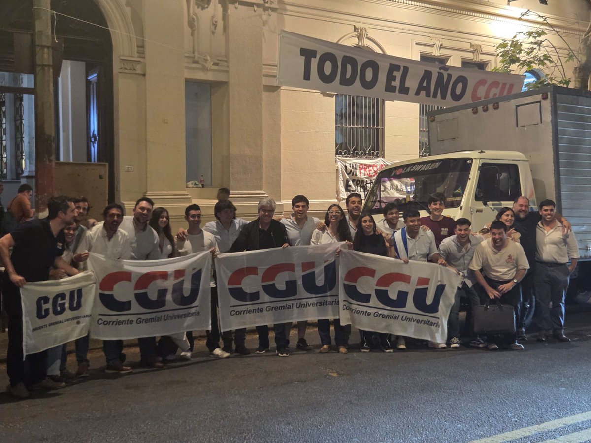 HISTÓRICA VOTACIÓN EN CS ECONÓMICAS

CGU ganó en Estudiantes y Egresados

Todo el año CGU

🔵🟠