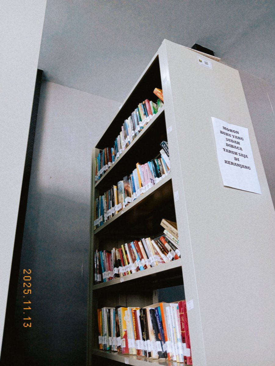 Fullsun0626's tweet photo. perpusda📚 https://t.co/HR2kAmSEu8