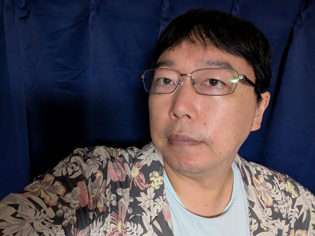 先日、初めてメガネ屋でメガネを購入
まだほぼ使ってないけど……

慣れるためにかけて散歩しなきゃ👀