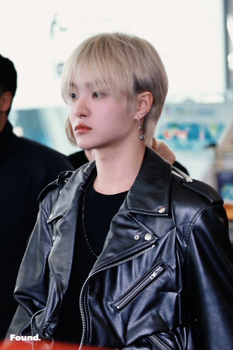 Foundyou_0314's tweet photo. 251113 🛫

#JIHOON #지훈 #ジフン 
#트레저 #TREASURE https://t.co/5vpoY4JQDd