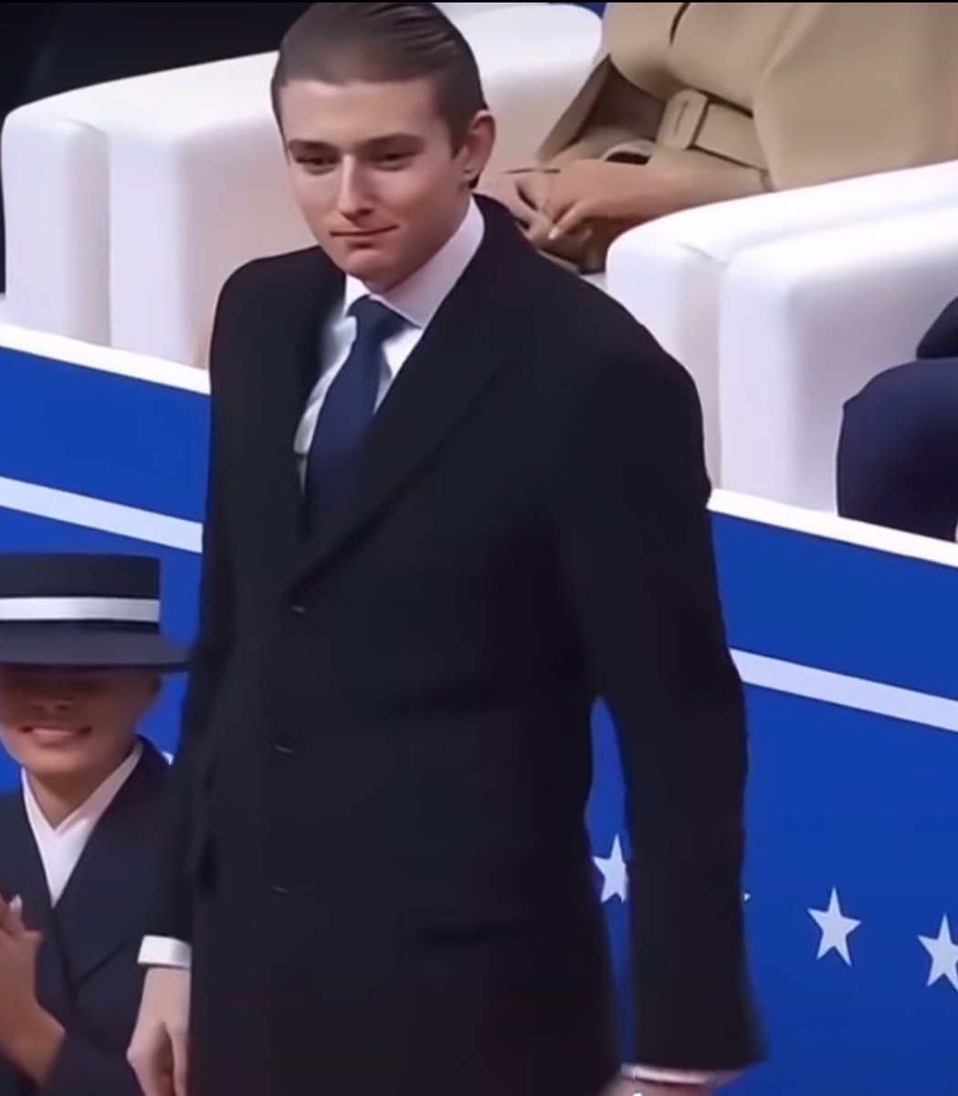 MOMO默默 tweet media