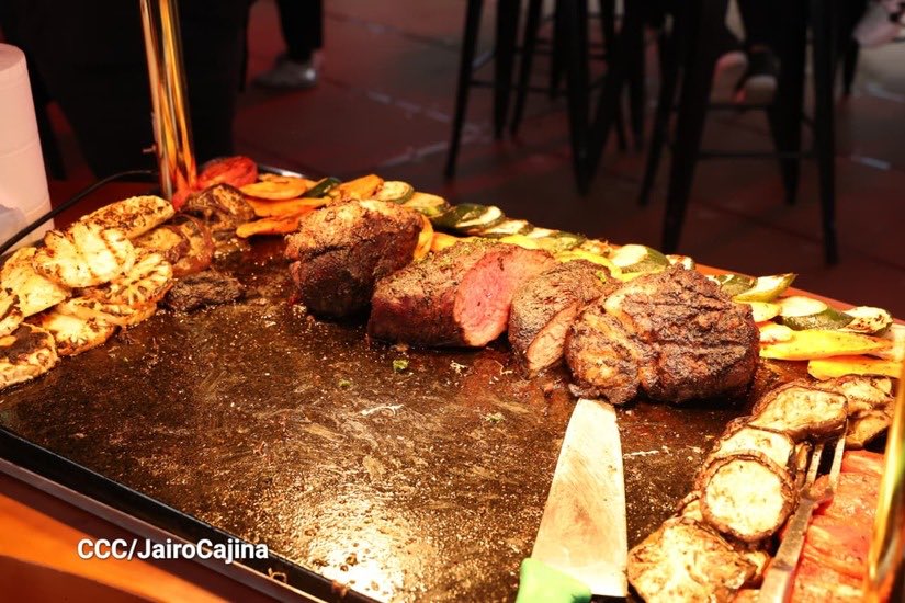 La Feria Ganadera Navidad 2025 ya inició 🎄🐄✨ Cinco días para disfrutar en familia, con actividades y productos de diversos sectores 🇳🇮🤝
#FeriaGanadera #RelaxNica