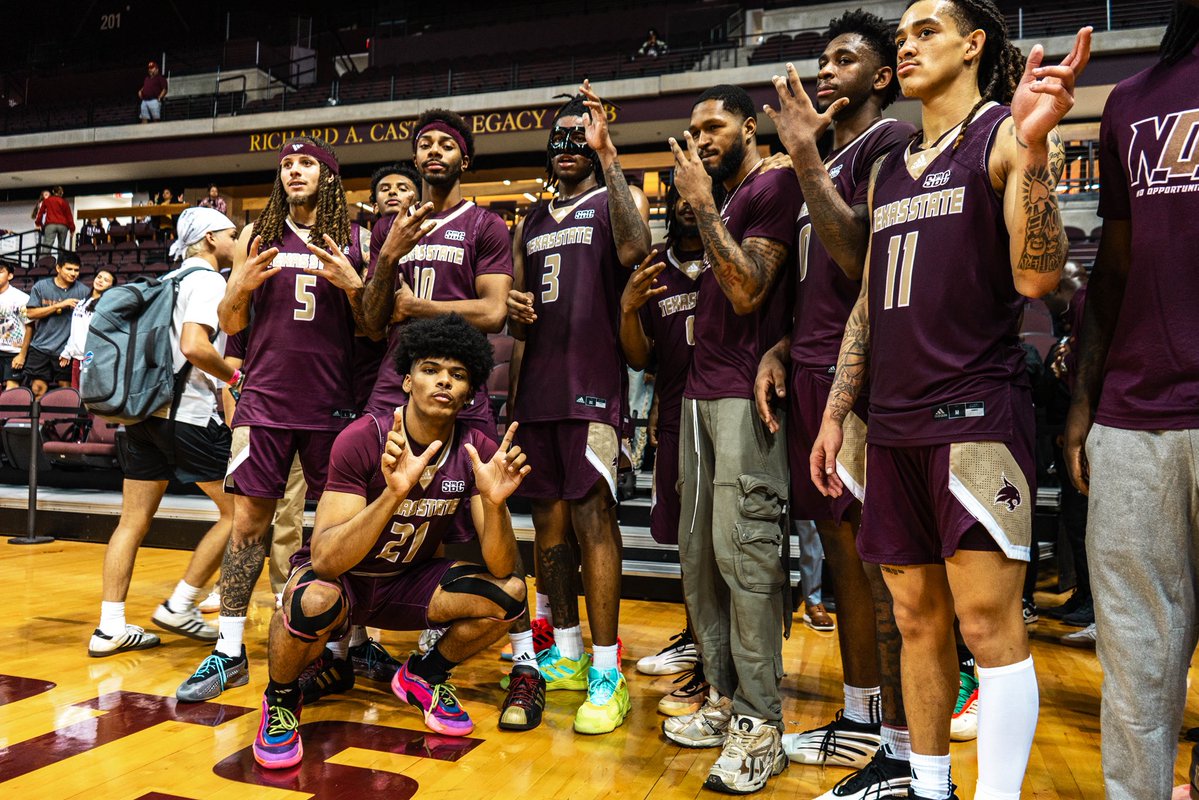 𝙏𝙍𝘼𝙁𝙁𝙄𝘾’𝙎 𝘾𝙇𝙀𝘼𝙍- 𝙒𝙀 𝙍𝙐𝙉 𝙏𝙃𝙄𝙎 𝙍𝙊𝙐𝙏𝙀! 

🚦😤

#EatEmUp | #NOW