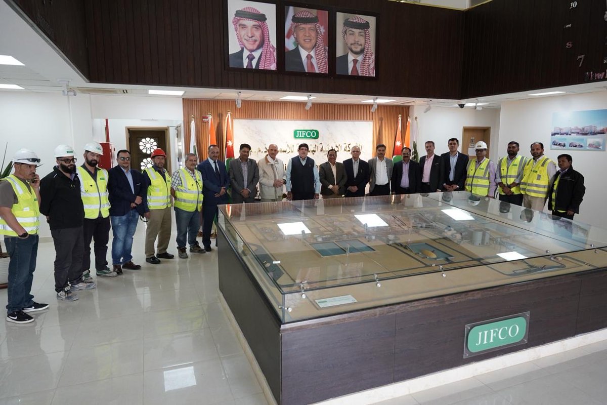 KiritkrJPatel's tweet image. It was a pleasure to visit the JIFCO Plant today along with Shri Dileep Sanghani Ji, @Dileep_Sanghani Chairman, IFFCO. We were accompanied by H.E. Professor Dr. Muhammad Al-Thanibat Al-Akram, Chairman, JIFCO, and other senior officials. Shri Rakesh Kapur, @KapurRakesh Joint…
