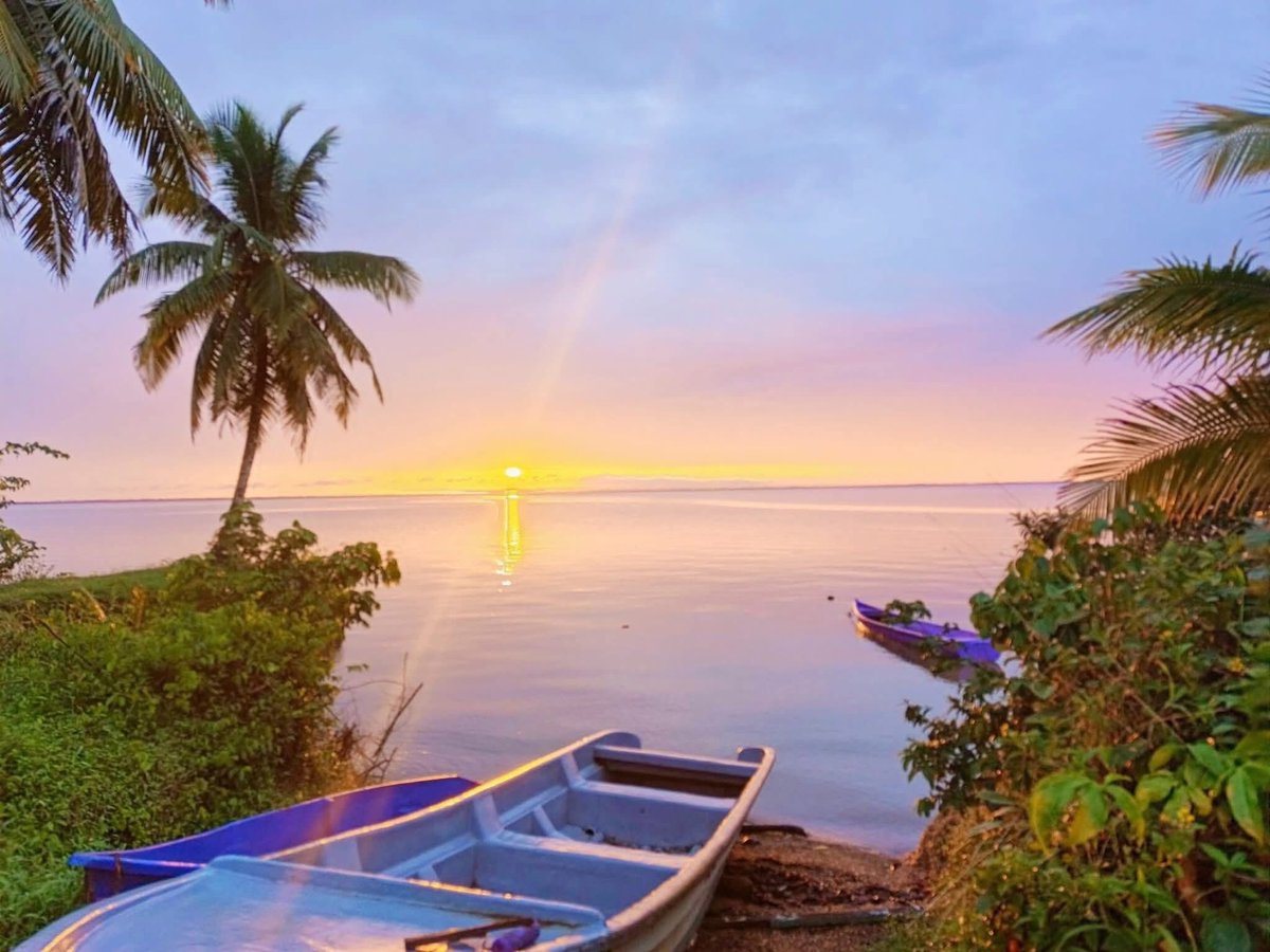 Un atardecer desde Marshall Point es pura magia caribeña 🌅🌴✨ El cielo se pinta de tonos dorados mientras la brisa marina crea un momento perfecto para desconectarte y disfrutar la belleza del Caribe nicaragüense 🇳🇮💙
#MarshallPoint #CaribeNica #AtardecerNica #TurismoNicaragua