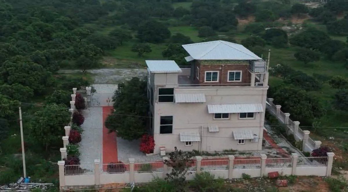 అలా ఎలా పట్టావ్ అన్నా <a href="/PawanKalyan/">Pawan Kalyan</a> 

కబ్జా కోరులకు రంకు మొగుడిలా తయారు అయ్యావ్ 🔥🔥🔥🔥🔥