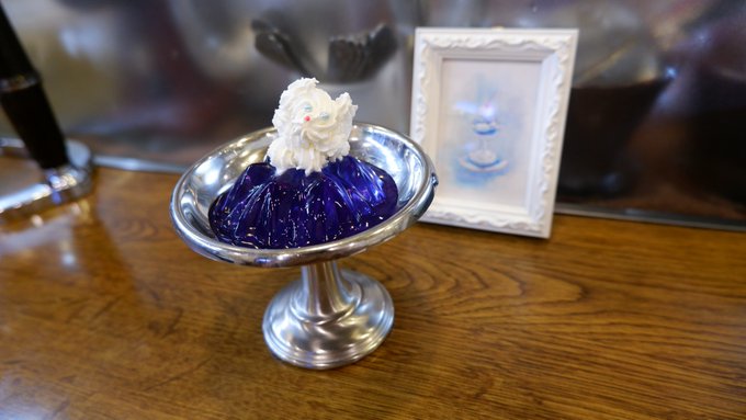 aokawa_waka's tweet image. 12/20(土) に おなじみのhacoさん(@haco_8_5 )とのコラボカフェを開催予定☕事前予約制です。お申し込みにつきましては、後日改めてお知らせいたします📆(写真は前回のコラボのときのもの)