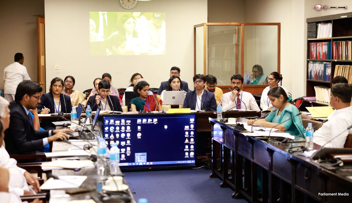 🔴 At the COPF committee meeting in <a href="/ParliamentLK/">Parliament of Sri Lanka</a>  on the 2026 Budget, Verité Research’s Lead Economist, Anushan Kapilan (<a href="/Im_Anushan/">Anushan</a>), delivered insights from our latest budget analysis.

He highlighted three key areas for attention, including the lack of availability of updated
