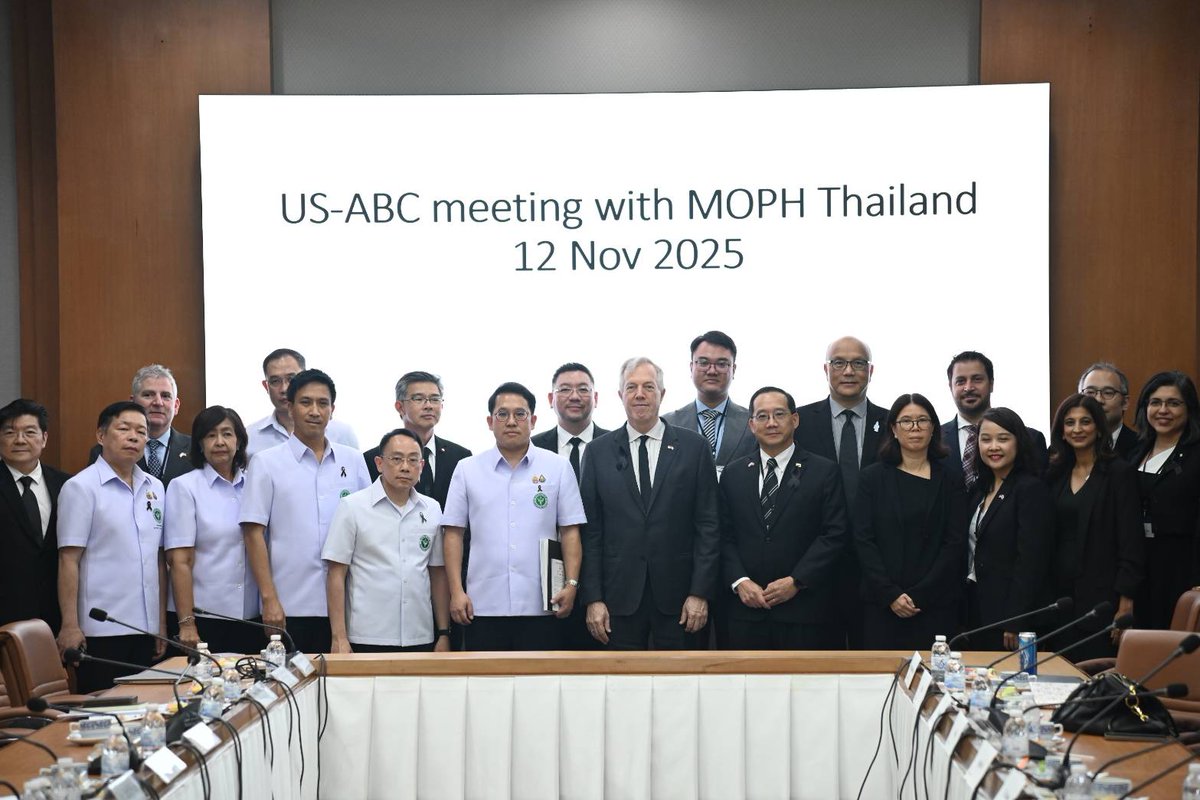 pr_moph's tweet photo. รมว.พัมนา นำคณะผู้บริหาร #กระทรวงสาธารณสุข หารือสภาธุรกิจสหรัฐฯ-อาเซียน #USABC สานต่อความร่วมมือพัฒนาด้านสาธารณสุขระหว่างภาครัฐ-เอกชน 🎯 เน้นการลงทุนด้านสุขภาพ ใช้เทคโนโลยีเชื่อมโยงข้อมูล และส่งเสริมพัฒนาสาธารณสุขระดับโลก 🌎🧑⚕️ https://t.co/JJ1O2bSPFL https://t.co/kWBacqZCeK