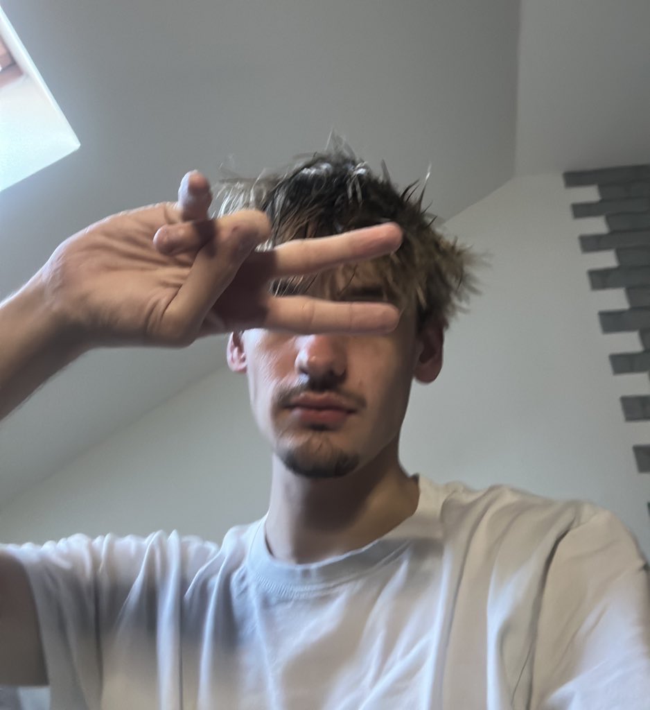 G0TZE tweet media
