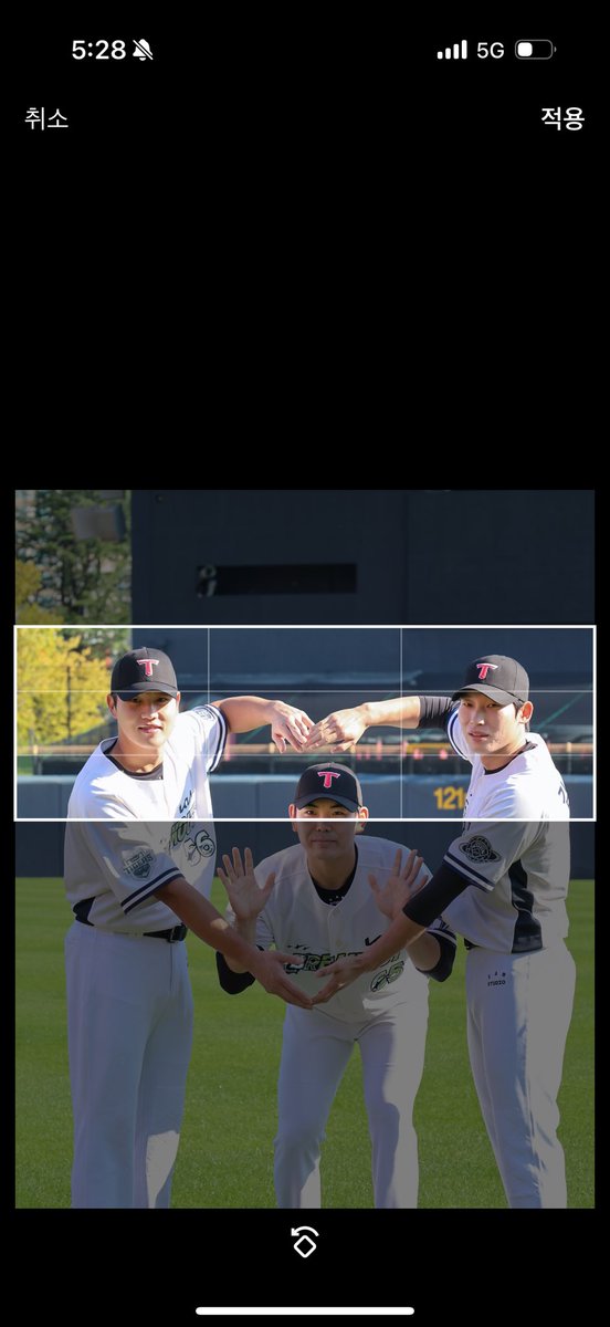 Kiatigers's tweet photo. 내일까지 구매 가능한 BreakOut 유니폼 B컷으로 헤더하고 싶은데 어떡하죠..? https://t.co/gMENHfnJi5