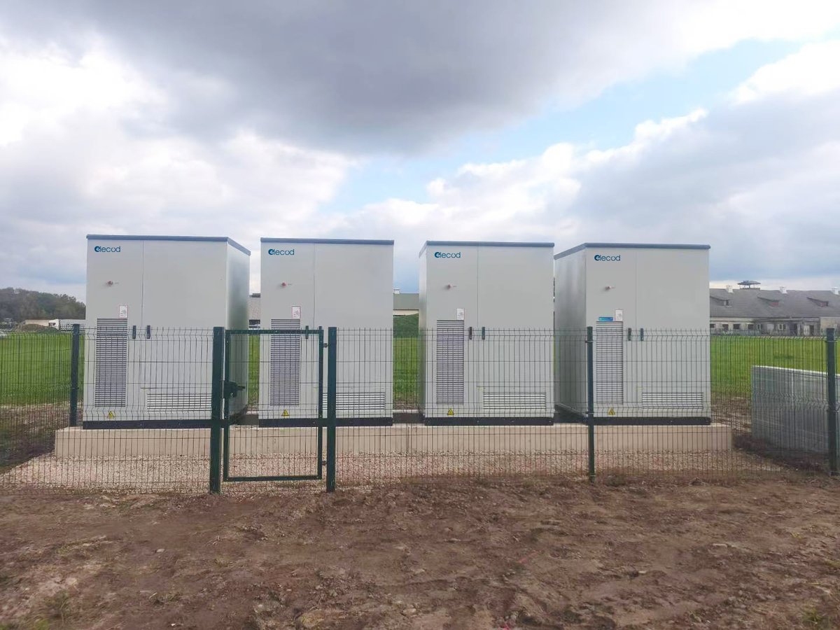 ElecodElectric's tweet image. 💧#Elecod Outdoor cabinet ESS (Liquid-cooled ) deployed in Estonia!
🔋 Monet-125(261kWh)
Efficient cooling &amp;amp; autonomous operation for clean energy transition.  🌍

Contact us for your need
📩 marking@elecod.com
🌐 elecod.com

#EnergyStorage #OffGrid #LiquidCooling