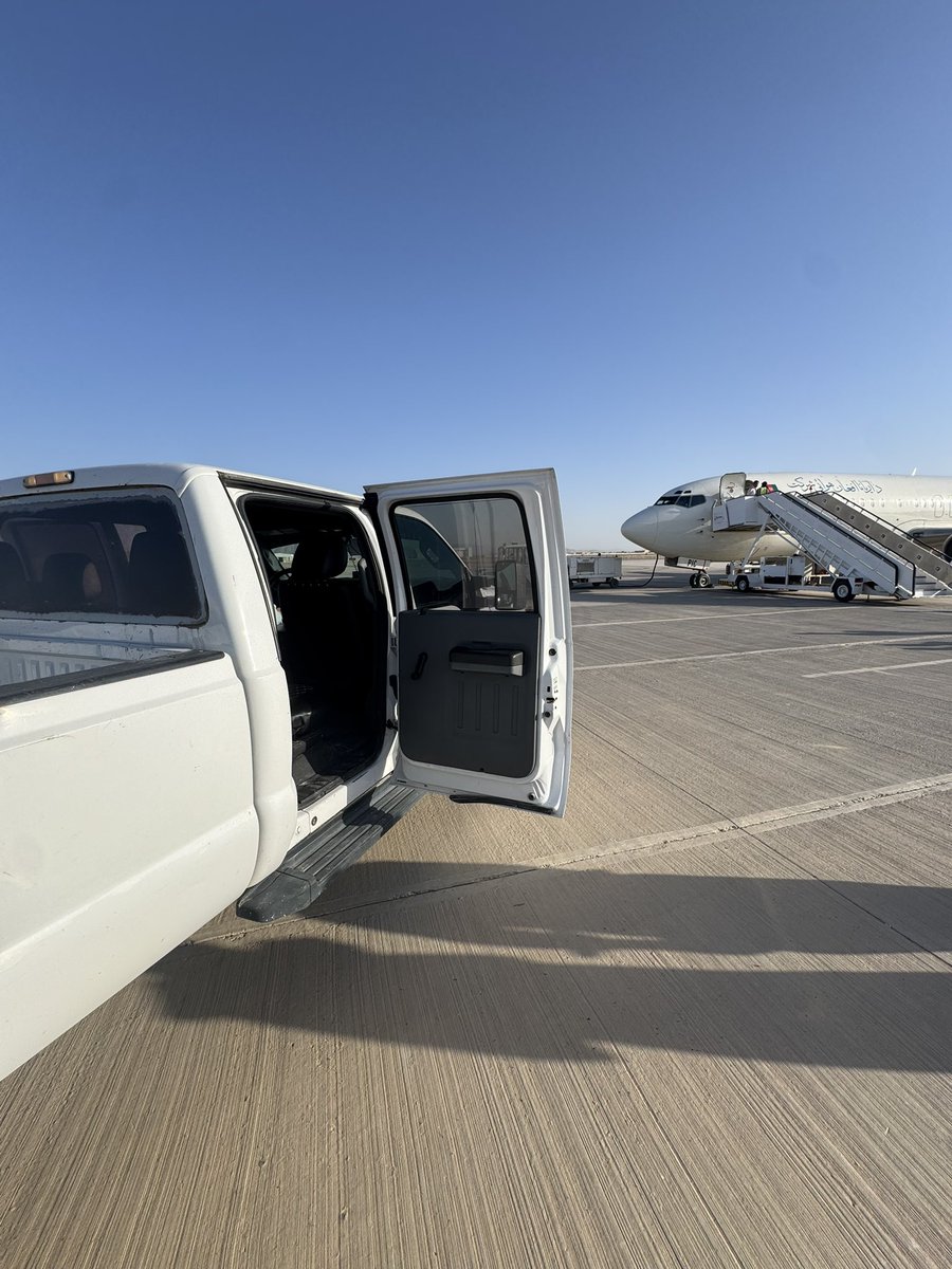 SartorialShootr's tweet image. Reflecting on most recent trip to Kandahar

Incredibly different to previous trips 

Each time I interacted with the guys with the beards and black turbans - at airport, check points, when detained for questioning briefly at a tourist site - they were wary of me as a clearly ex…