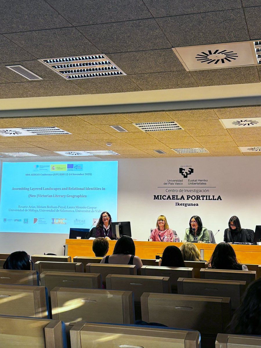 assemblagelit's tweet image. Our IP @rosarioariasUMA and project members @BorhamPuyal and Laura Monrós presented a thought-provoking round table entitled “Assembling Layered Landscapes and Relational Identities in (Neo-) Victorian
Literary Geographies” #AEDEAN25
