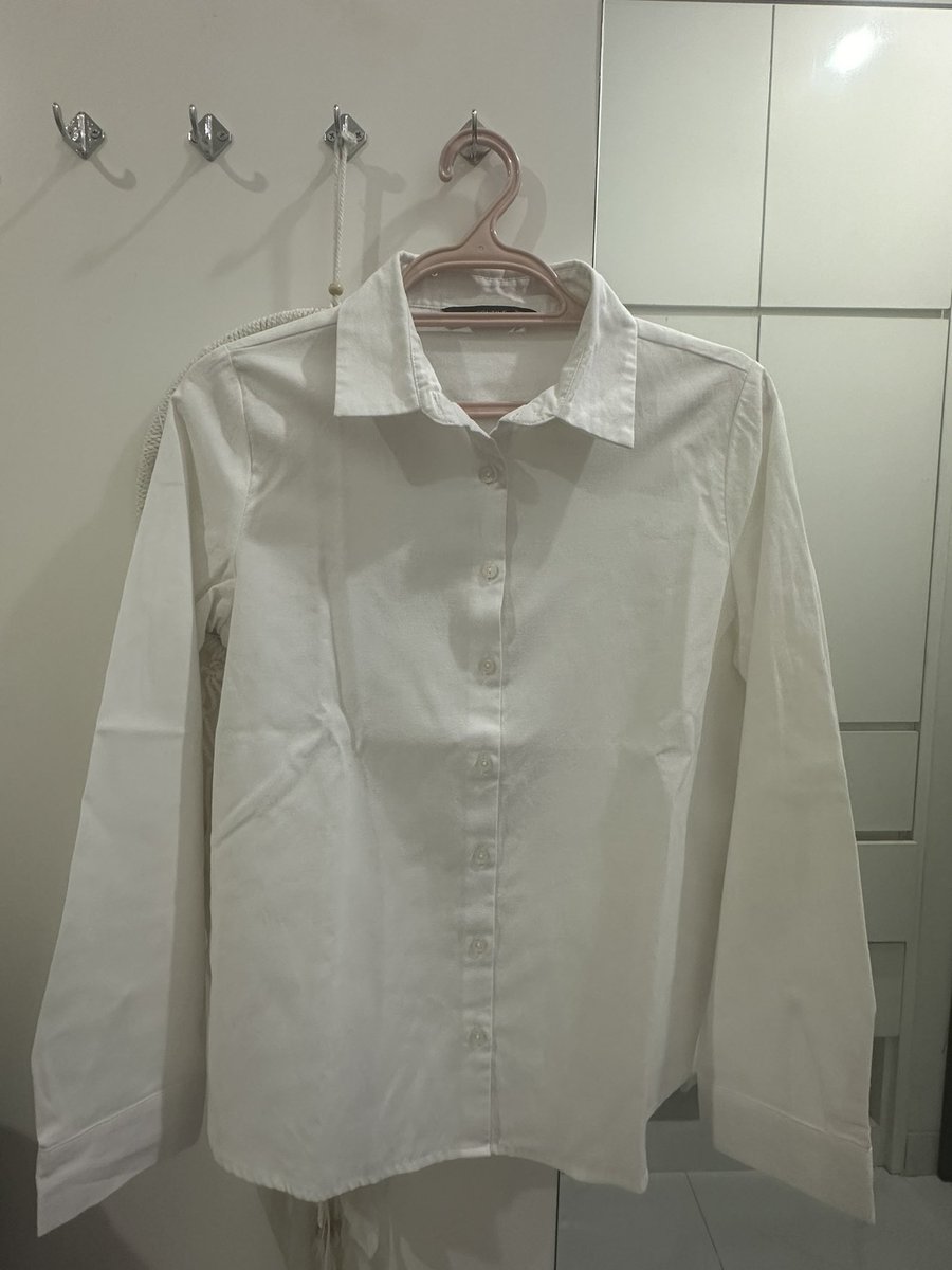 leehyucchip's tweet photo. @UNDIP_FESS nitip ya ka wts cardi uniqlo sm kemeja executive cotton ink https://t.co/blCtA74Tte