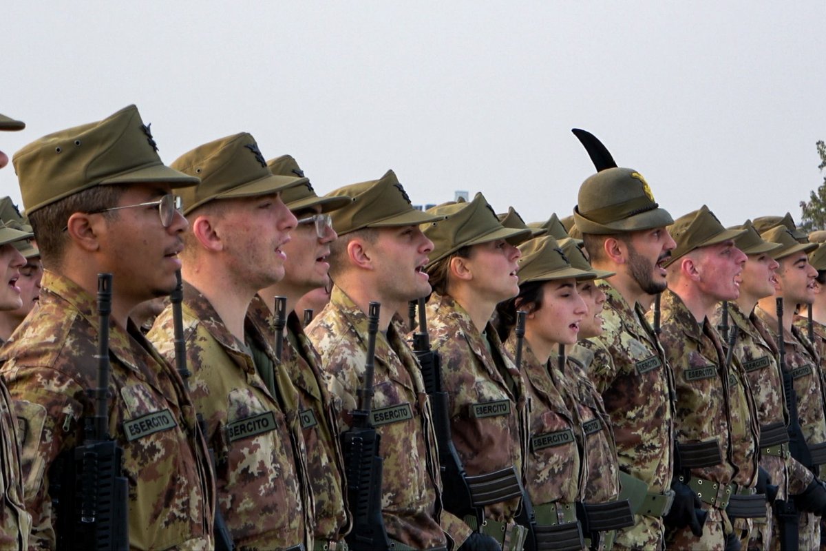 ana_web's tweet photo. Settimana del cappello alpino: pellegrinaggio a #Redipuglia in ricordo dei #Caduti 🔗https://t.co/qHjELK2F04 via @lalpino.net #alpini #truppealpine #associazionenazionalealpini #vfi @Esercito https://t.co/SBaVl8ZnG6