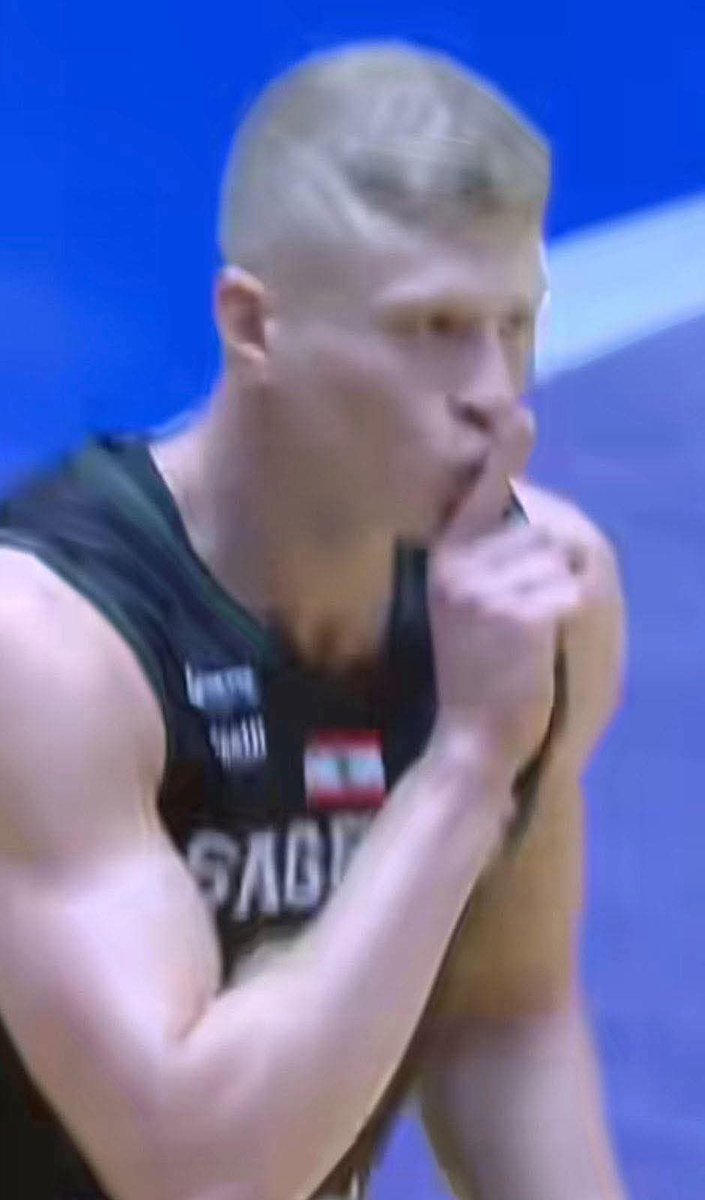 هيدي الحركات مش مع الرياضي بتعملا يا ولد
رح تجي عالمنارة المرة الجاي ورح تعرف