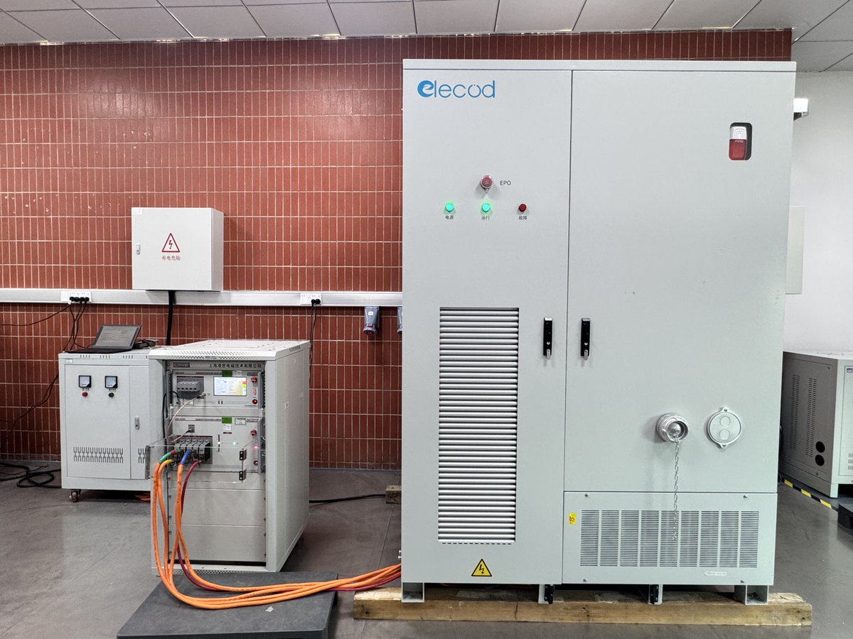 ElecodElectric's tweet image. 🔧#Elecod Monet-125CL (261kWh) Outdoor Cabinet ESS (Liquid-cooled)

EMC testing in progress — quality you can see! 🔋🧪
High safety, high performance, high standards.

Interested? Contact us anytime!
📩 marketing@elecod.com
🌐 elecod.com

#EnergyStorage #ESS