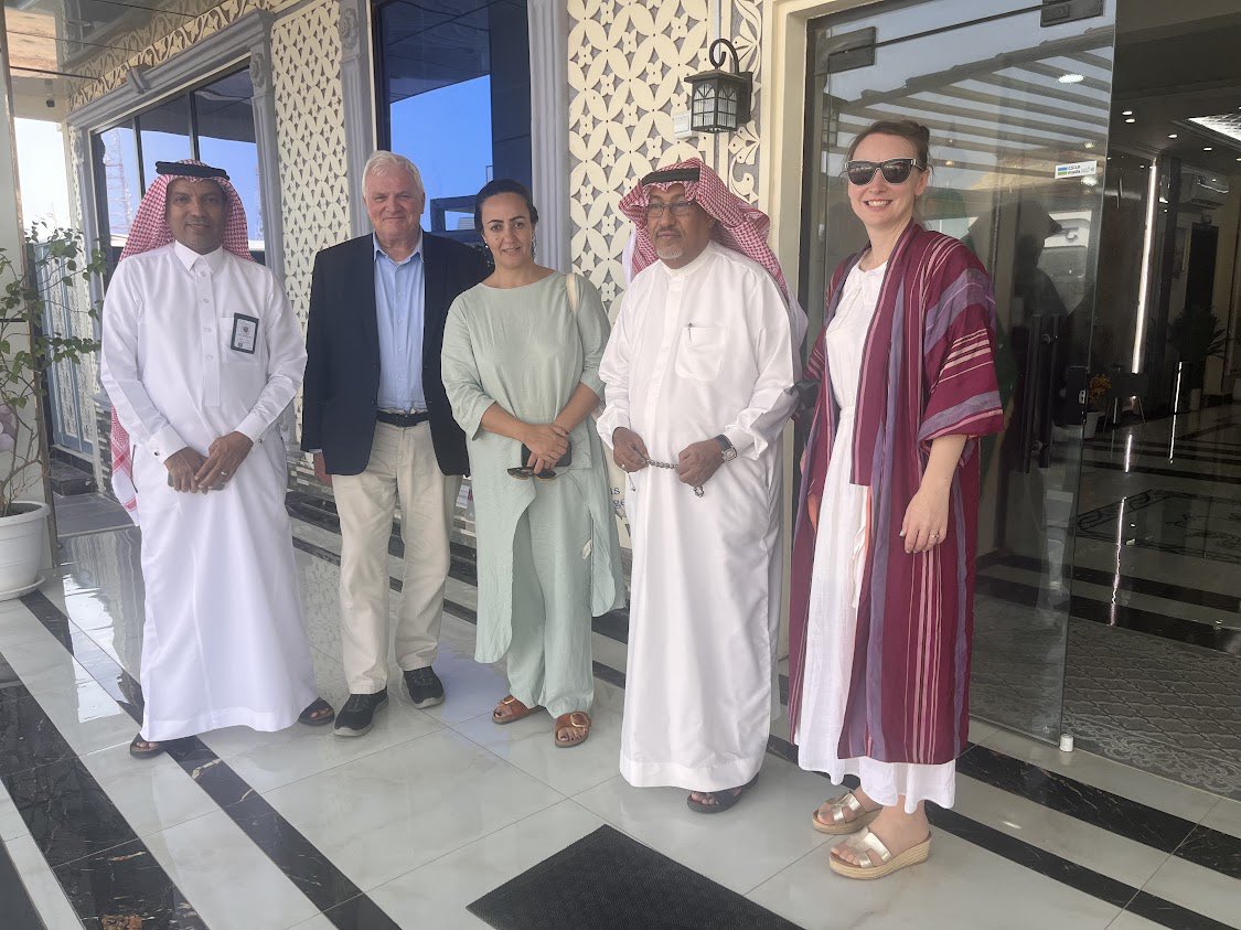 Maximum Exposure tweet media