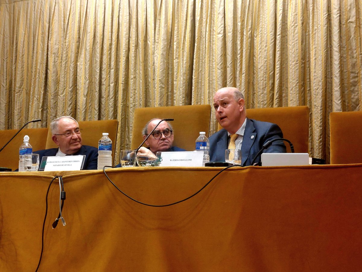 Ayer tuvo lugar en la Academia Andaluza del Notariado una mesa redonda en conmemoración del Cincuentenario de la muerte de Pier Paolo Pasolini. 
En este acto intervinimos el Prof. Manuel Carrera Díaz, Francisco Francisco José Aranguren Urriza y un servidor.