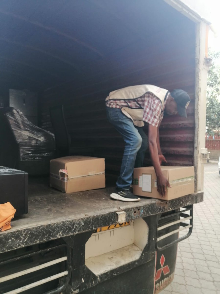 Tois_Movers's tweet image. Good packing starts with small, manageable boxes — easier to lift, safer for your items, and smoother for loading. It’s the little steps that make moving day flow right.
Check out toismovers.org

#MovingTipsKenya #SmartPacking #HouseMoversNairobi PCS Mudavadi