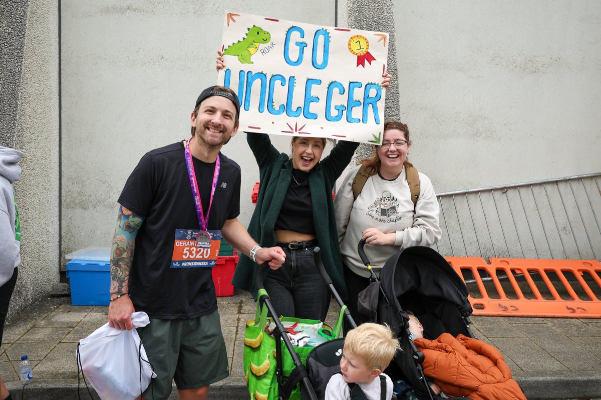 Swansea_HM's tweet image. Happy Kindness Day! 💖 DROP your favourite acts of running kindness👇

#RunSwansea #HalfMarathon #RunningCommunity