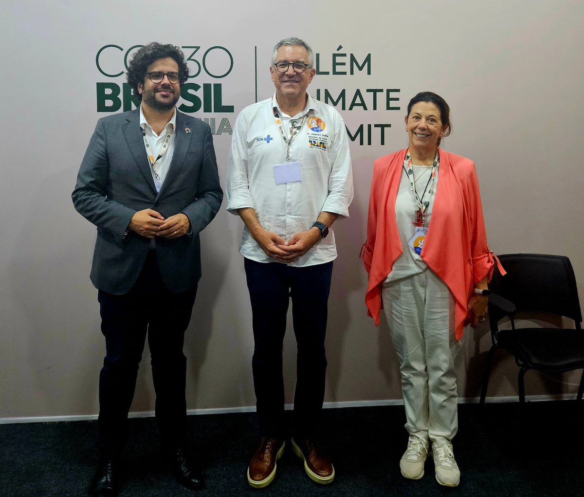 Día2️⃣ en la #COP30 

📍Evento en el pabellón🇪🇸 sobre el papel de los pueblos indígenas y el trabajo <a href="/AECID_es/">AECID</a> <a href="/CooperacionESP/">Cooperación Española</a> de la mano de la ministra <a href="/GuajajaraSonia/">Sonia Guajajara</a> 

📍Encuentro con jóvenes español@s <a href="/_CJE_/">Consejo de la Juventud de España</a> 

📍Nexo clima-salud global y bilateral con ministro <a href="/padilhando/">Alexandre Padilha</a>