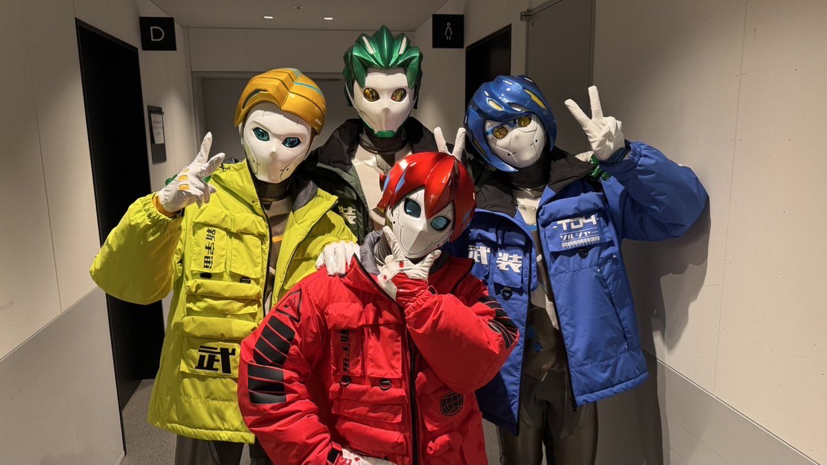 mdk_jasmine's tweet photo. 世界初ロボットメンズアイドルTearDrop4さんのお披露目ライブにお邪魔させていただきました!
謎のベールに包まれている彼らの今後の活躍に期待!
てか、何で動いてるの!?!?!
AI!?!?!遠隔操作!?!?!
(個人的にTシャツのデザインが可愛くて好き)
#TearDrop4 #TD4 #ティアドロップ4 https://t.co/3xBMdG2a22
