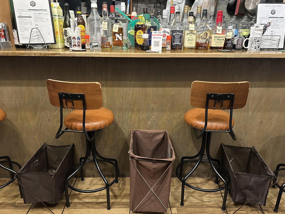 robota_official's tweet image. 全くオタクBAR感がない写真ですが

こんばんは、オタクBARです

アニメ、特撮、アイドルなんでも好きなものを店長に教えてください！

知らないこと知れるっていいよね！

店のルールはただ一つ、楽しく会話しよう！

最近は魚定食も出してます。800円。

今日はかますのみりん焼き。