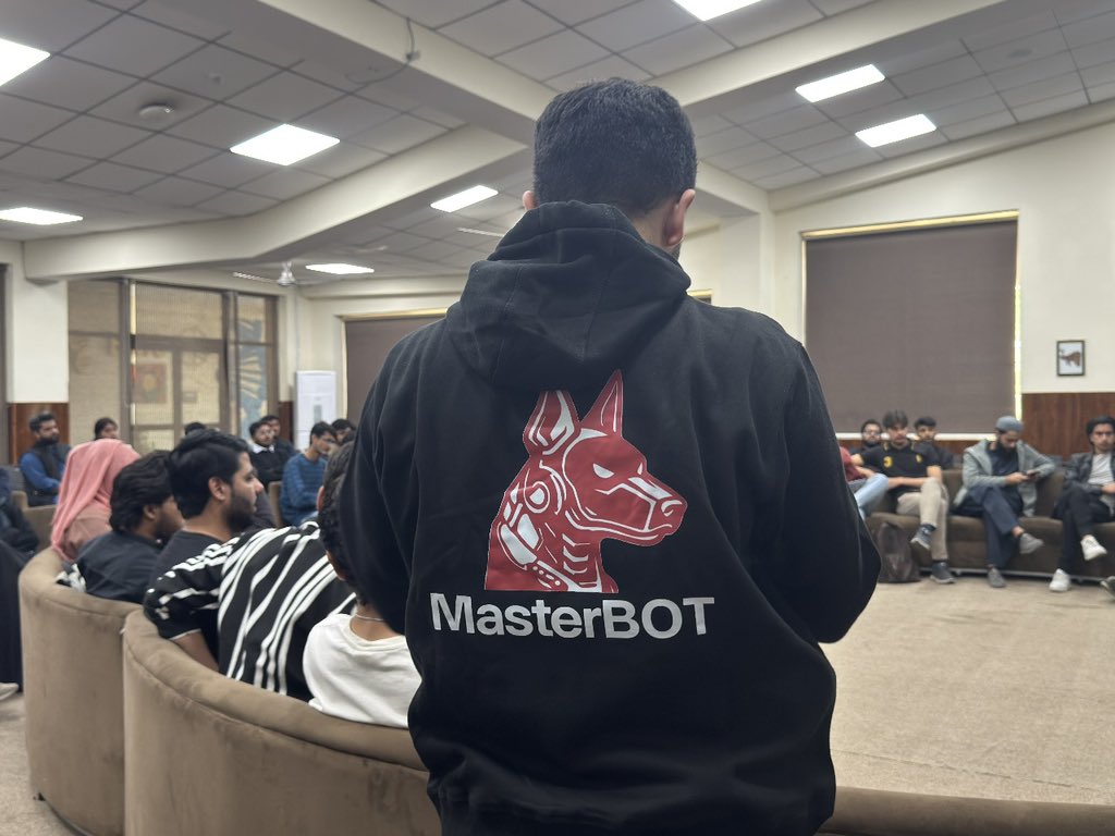 web3pak's tweet image. AI meets Web3 🤝

Web3Pakistan partnered with @MasterBOTsol_ to host the Campus Connect session exploring how robotics, AI, and blockchain are shaping the next wave of innovation.

Grateful to PAF-IAST for the collaboration and warm welcome. 🙌