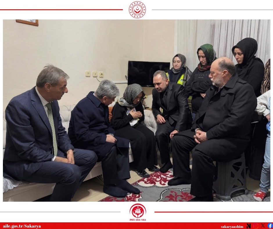 Valimiz Sayın Rahmi Doğan, il protokolü ve İl Müdürlüğümüz ile birlikte, Azerbaycan’dan ülkemize gelmek üzere havalanan kargo uçağının Gürcistan’da düşmesi sonucu şehit olan Hava Uçak Bakım Astsubay Başçavuş Akın Karakuş’un Serdivan’daki baba ocağını ziyaret edildi.<a href="/tcailesosyal/">T.C. Aile ve Sosyal Hizmetler Bakanlığı</a>