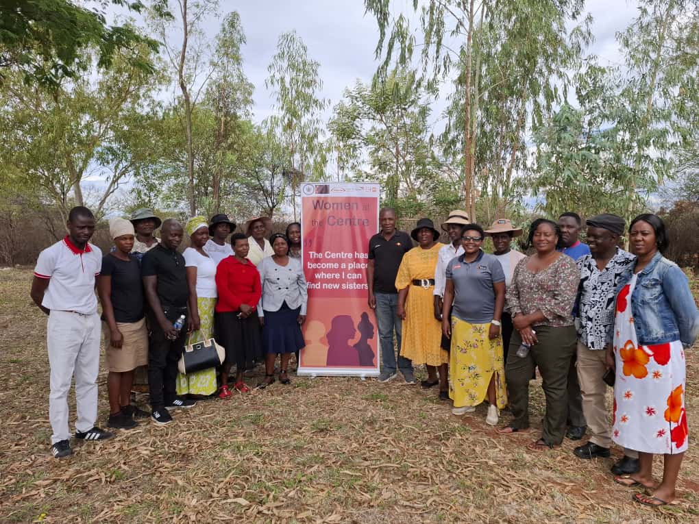 WorldVisionZim's tweet image. 💜Empowering Change, Ending Violence

Through the Women at the Centre Project, @WorldVisionZim, with support from @UNFPA 🇿🇼 and @TakedaPharma ,is using #SASATogether training to foster respect, equality &amp;amp; safety for all, helping communities to end violence against women. 🌍💪
