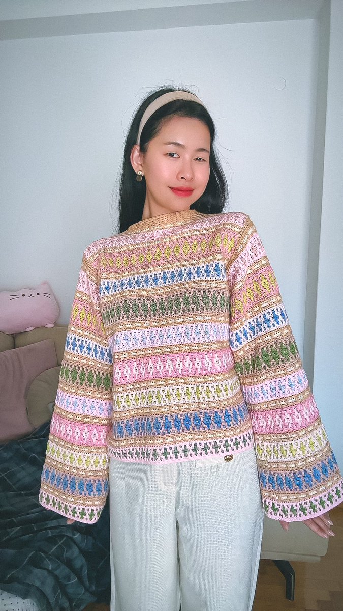 thecolorinpink's tweet photo. I think it’s time to share this Eros Jumper to everyone! And this is by far the most interesting and fun pattern I’ve ever made because I got the chance to play with lot of colours. 🥹

Yarn: Yarnart Jeans 
Hook: 3.5mm
Pattern: crochet.byjessie on IG https://t.co/XICrjSIniA