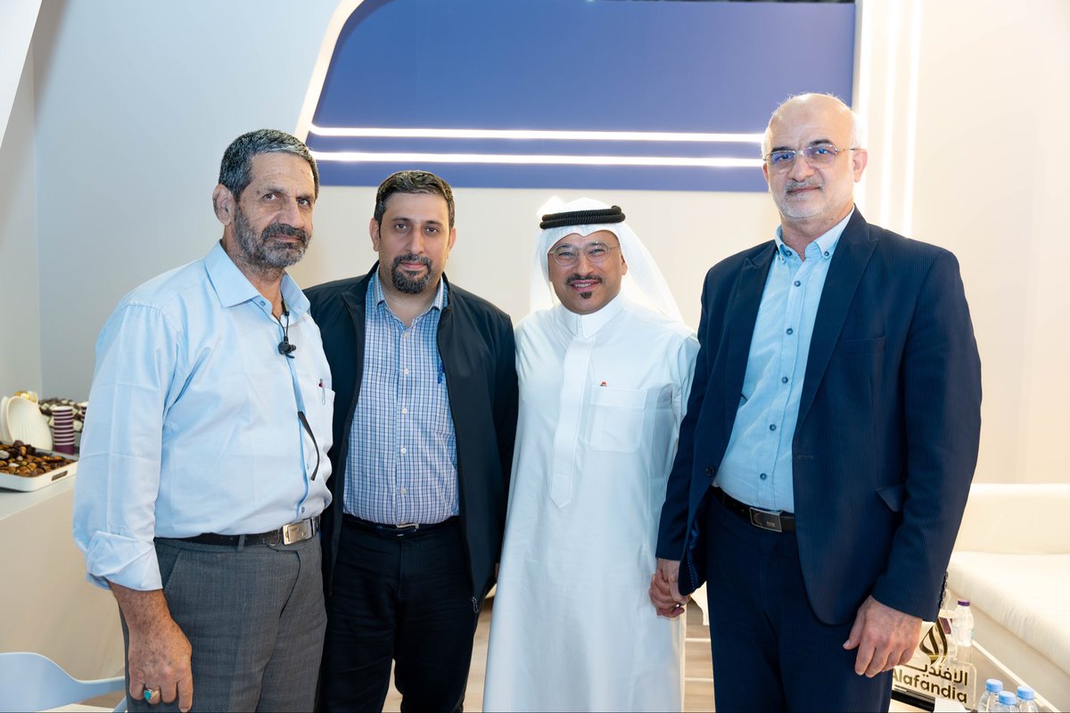 Alafandiasa's tweet photo. من أجواء اليوم الثاني في مؤتمر الحج والعمرة 2025.
حضور مميز وتواصل مثمر يعكس شغف الجميع بتطوير منظومة خدمات ضيوف الرحمن. #التميز_في_التعدد #مؤتمر_ومعرض_الحج
#من_مكة_إلى_العالم #الافندية #مكة_المكرمة #الحج https://t.co/9DkcuhL48Q