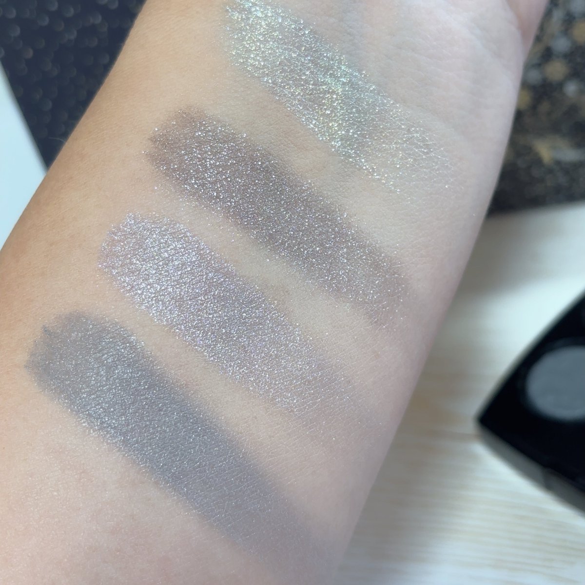 2025 Holiday collection by CHANEL レキャトルオンブル/397 ニュイ