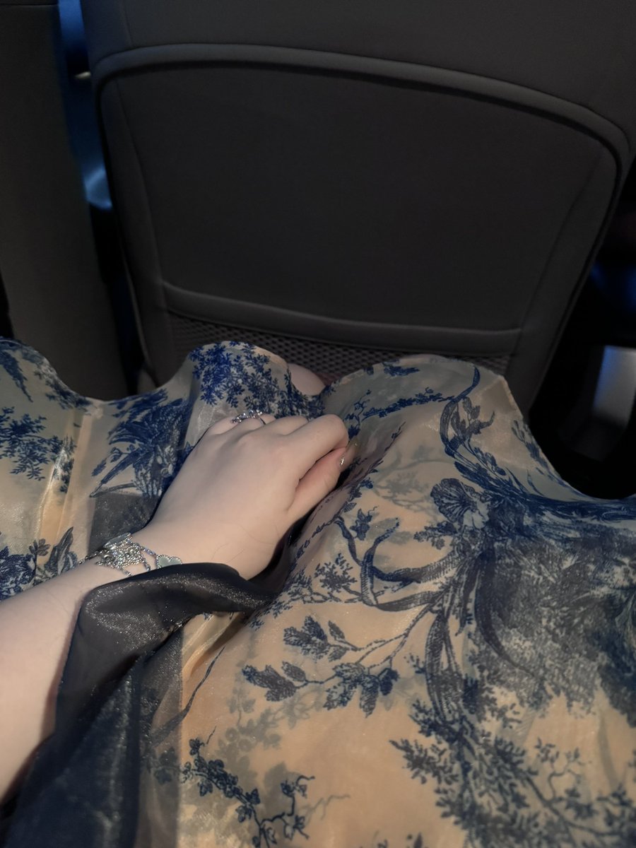 今天的工作虽然忙碌，但午后的那一杯咖啡让一切变得更轻松了