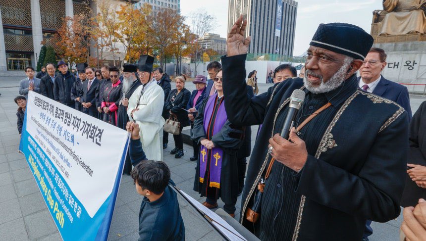 marimo_2004__'s tweet image. 世界の宗教指導者50名が韓国で会見し、宗教の自由を守るため韓鶴子総裁の釈放を求める運動が起きています。

&quot;韓鶴子総裁は長年にわたり世界平和のために献身してきた宗教指導者であり、
その彼女に対する 不当な圧力は直ちに中止すべきだ &quot;と強調。
n.news.naver.com/mnews/article/…