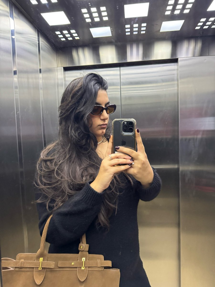 Sen aslan yelesiysen ben aslanın ta kendisiyim demek ki tatlı kız