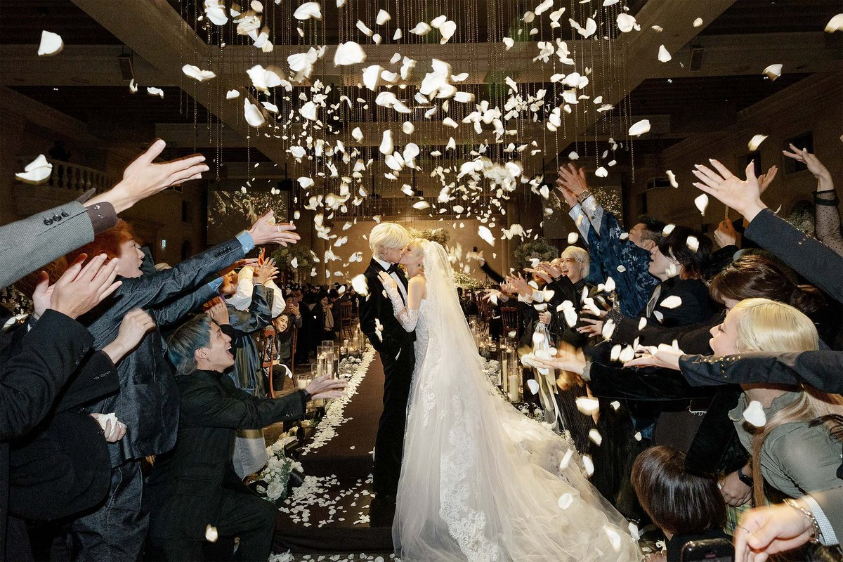 riiiyoung's tweet image. อีกคู่ที่เป็นเขยญี่ปุ่น สะใภ้เกาหลีเต็มตัว 🩵👰🏻‍♀️🤵🏻‍♂️

ไม่เคยรู้สึกว่าจินยองมันโตขึ้นเลย จนกระทั่งมีลูกและเริ่มสร้างครอบครัวจริงจังแล้ว ยินดีด้วยจริง ๆ 😭🩵