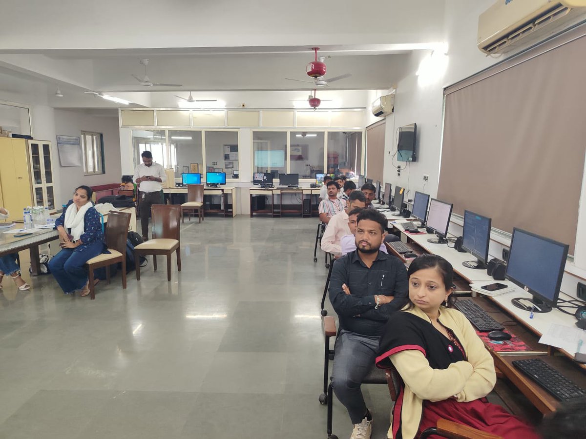 GlpcLivelihood's tweet image. SIRD દ્વારા આયોજિત વિશેષ તાલીમ
🤖 સોશિયલ મીડિયા માં પ્રોડક્ટ માર્કેટિંગમાં AI ટેક્નોલોજી અને ડિજિટલ ટૂલ્સનો ઉપયોગ

📍 સ્થળ: અમદાવાદ મેનેજમેન્ટ એસોસિએશન (AMA)
🗓️ તારીખ: 8 થી 12 નવેમ્બર, 2025

#AI #DigitalTools #SIRD #TrainingProgram #SocialMediaMarketing #Gujarat #shgwomem…