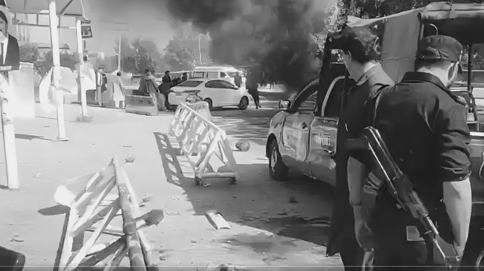 A major success for the Intelligence Bureau 👏
The handlers and masterminds of the Islamabad G-11 District Court suicide attack are now in custody. The nation stands proud of its security forces. 🇵🇰 #DistrictCourt