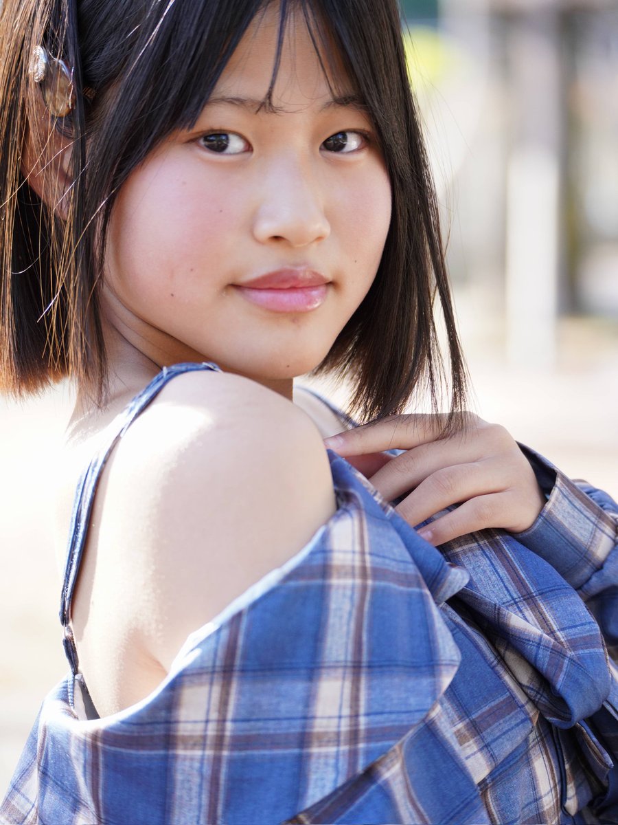 旬……竹かんむりを付すと
毎日が伸び盛りの……
きっと毎日が旬を重ねてる

 #ななサク撮影会
 #こころ さん
<a href="/c0c0r0250/">こころ☆ななサク☆11/30 12/7.13.20.28</a> 
<a href="/nanasaku31/">関西・東海 ななサク撮影会📸🤍11･12月ご予約受付中‼️</a> 
2025.11
ホントに何処で撮影したのか不明になる画角です💦
スミマセン🙇‍♀️
#PortraitPhotography
無加工