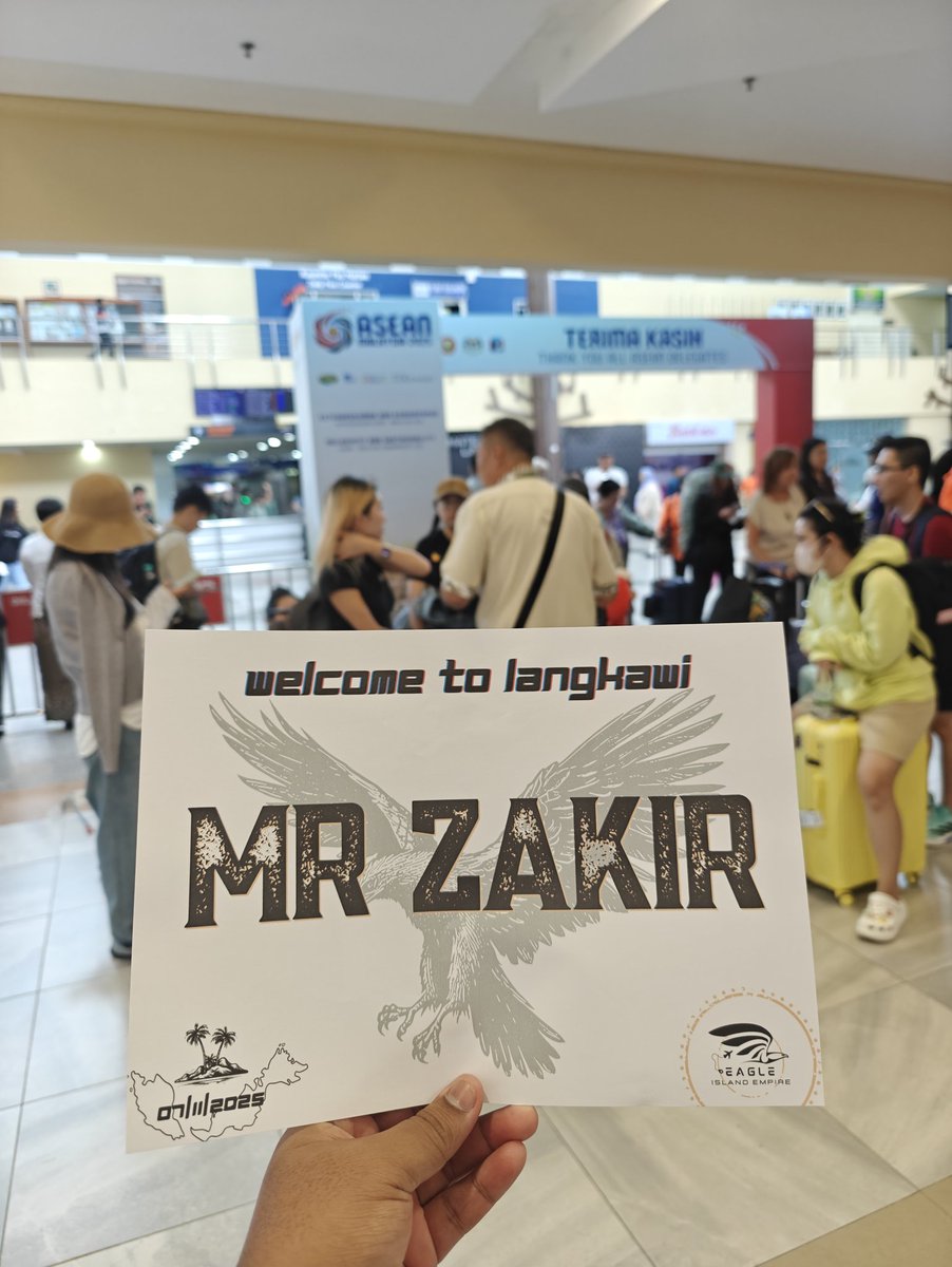rizuan_1994's tweet photo. Welcome Mr zakir from India uk,coming on vacation with his family in Langkawi Island.have fun enjoying the beauty of the Langkawi Island and enjoying the best activities in Langkawi

#travellangkawi #tourguidelangkawi #drivelangkawi #letgolangkawi #tourlangkawi #langkawiisland https://t.co/8SKrGxg9mn