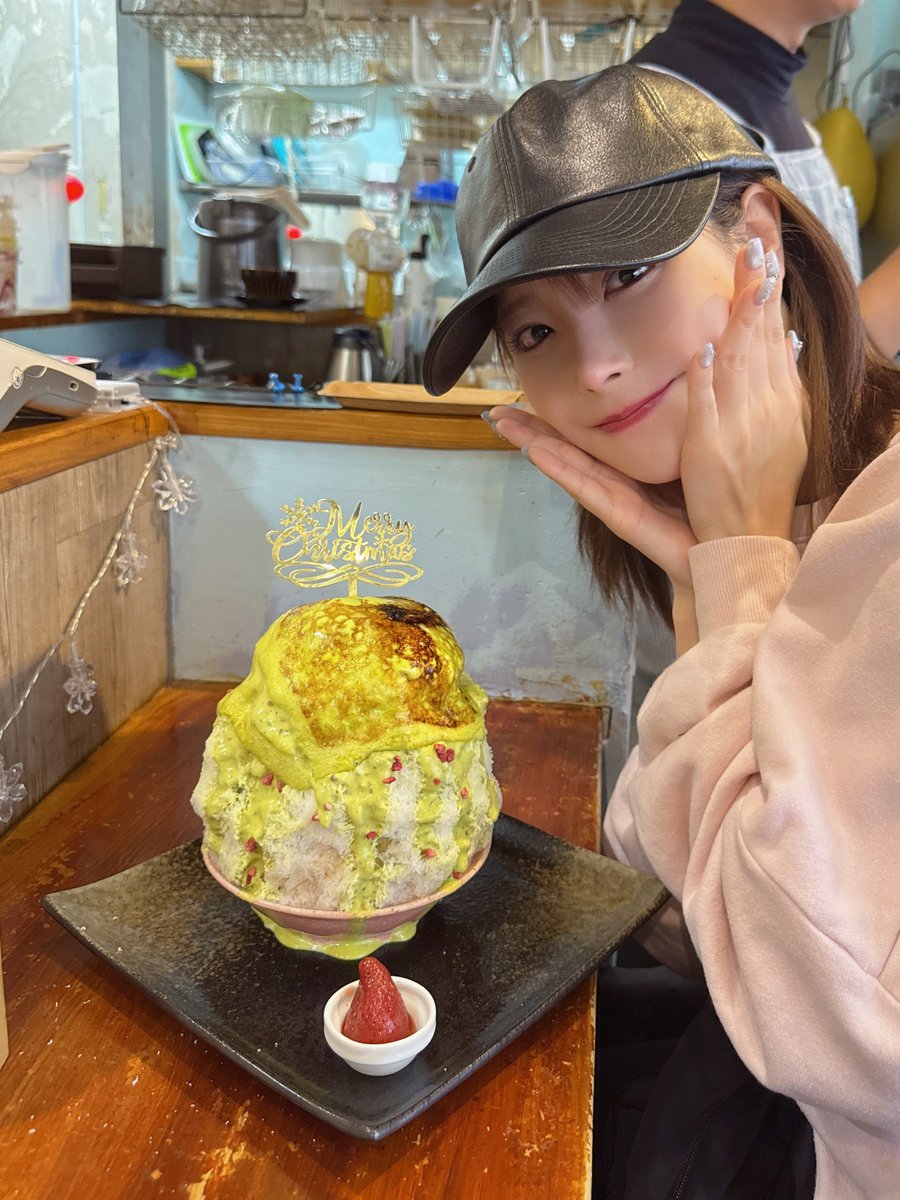 Kana_Momonogi's tweet photo. お仕事の合間にお昼ご飯食べに来た〜🥰

銀座のビネフルさん、
もうクリスマスメニュー始まってる🎄✨ https://t.co/1VuLB9B8jO