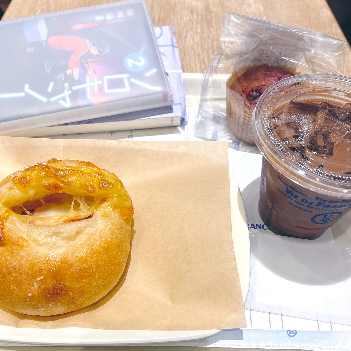 pomko_ob's tweet photo. パンランチ♩
ソロとは言わずともキャンプ行ってみたいなぁ。 https://t.co/gTQ7p6lPb7