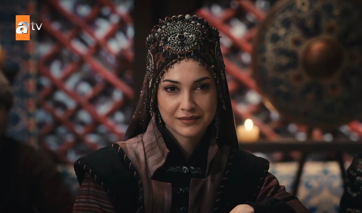 Obanın Neşesi Fatma Hatun 😁🫶🏼
#FatmaHatun #CemreGümeli #KuruluşOrhan